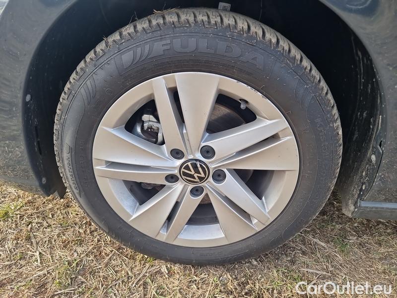  Volkswagen  Golf  VIII (CD1) (2019) Var.1.0TSI 81 Life 5d #2