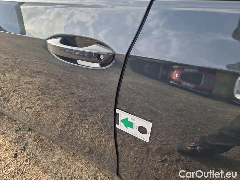  Volkswagen  Golf  VIII (CD1) (2019) Var.1.0TSI 81 Life 5d #3