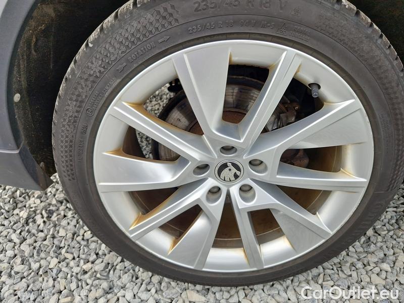  Skoda  Superb  Combi (3V5)(2015) Su.c.2.0TDI 147 Scout 4x4 Aut #18