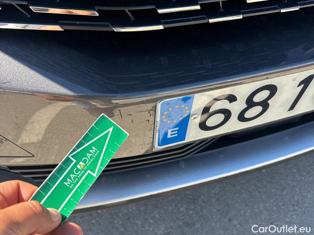  Peugeot  3008 PEUGEOT  Hybrid / 2020 / 5P / todoterreno 225 e-EAT8 Allure (AC2) #21