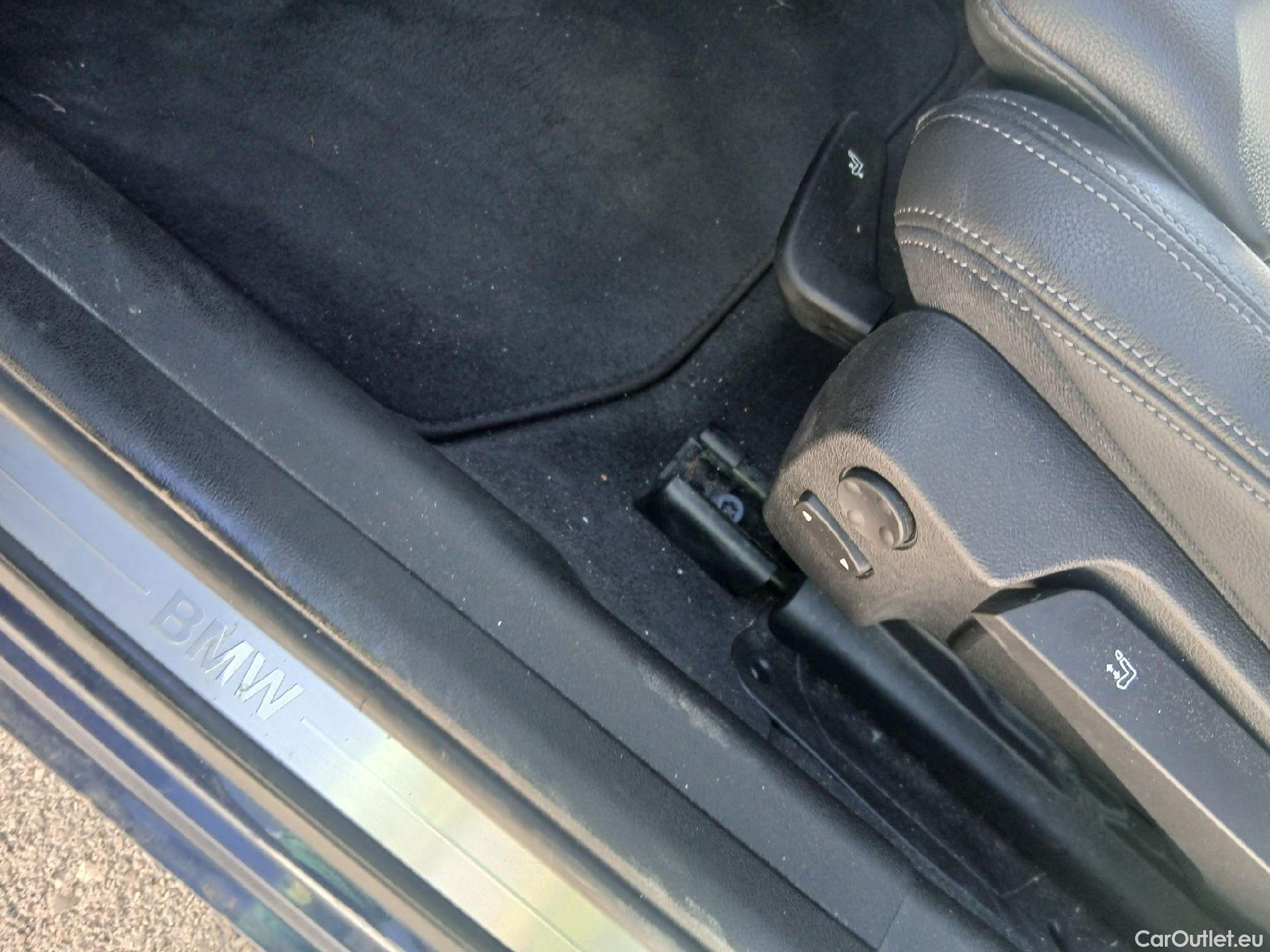  Bmw  Serie 3 BMW  / 2018 / 4P / sedán 320d xDrive Auto. #2