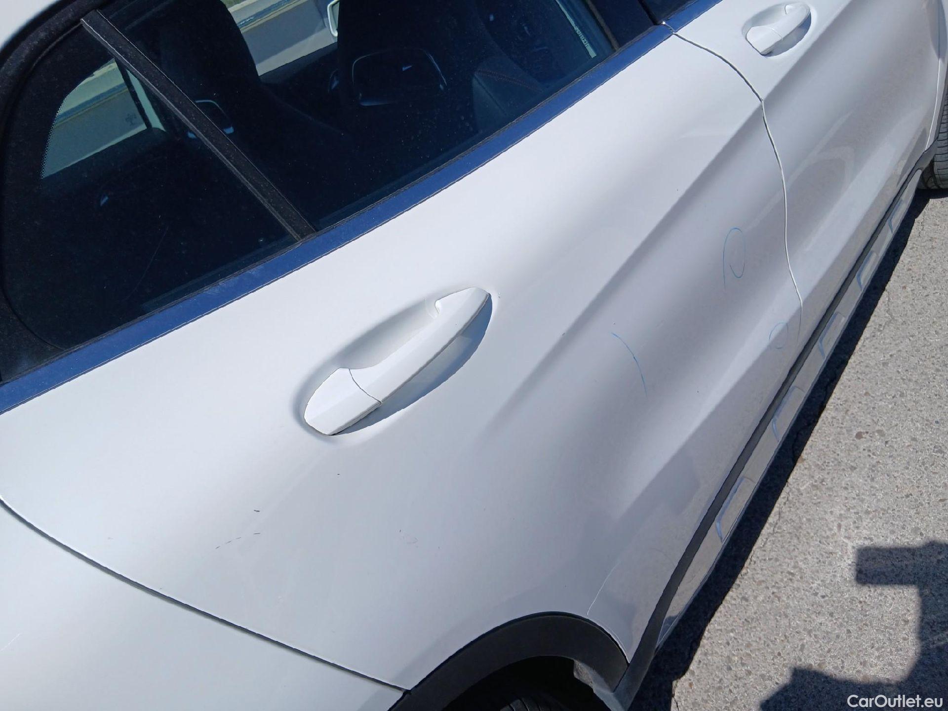  Mercedes  GLA MERCEDES-BENZ Clase  / 2017 / 5P / todoterreno  200 d #39