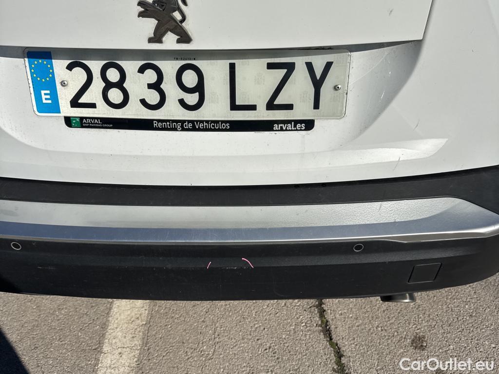  Peugeot  2008 PEUGEOT  / 2019 / 5P / todoterreno Allure BlueHDI 81kW (110CV) #18