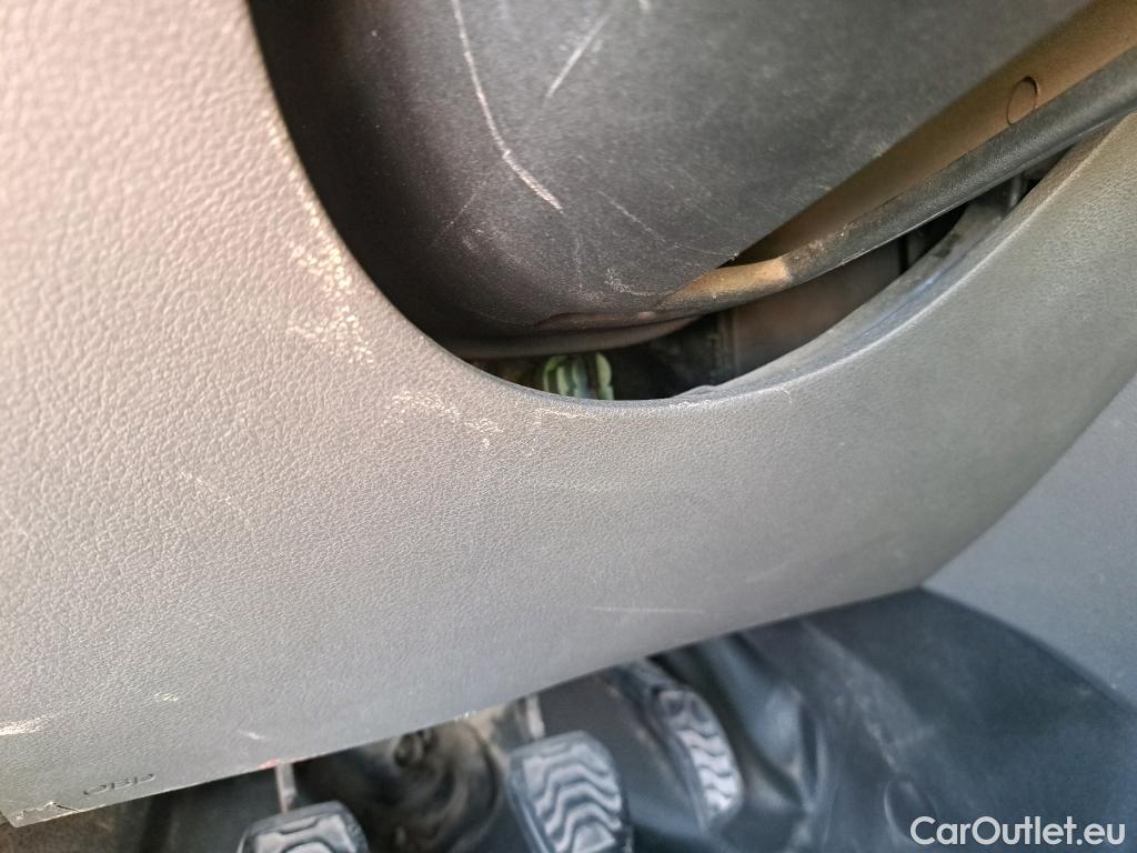  Ford  Transit FORD  / 2013 / 2P / chasis cabina 350 96kW L4 Trend Propulsión Trasera #67