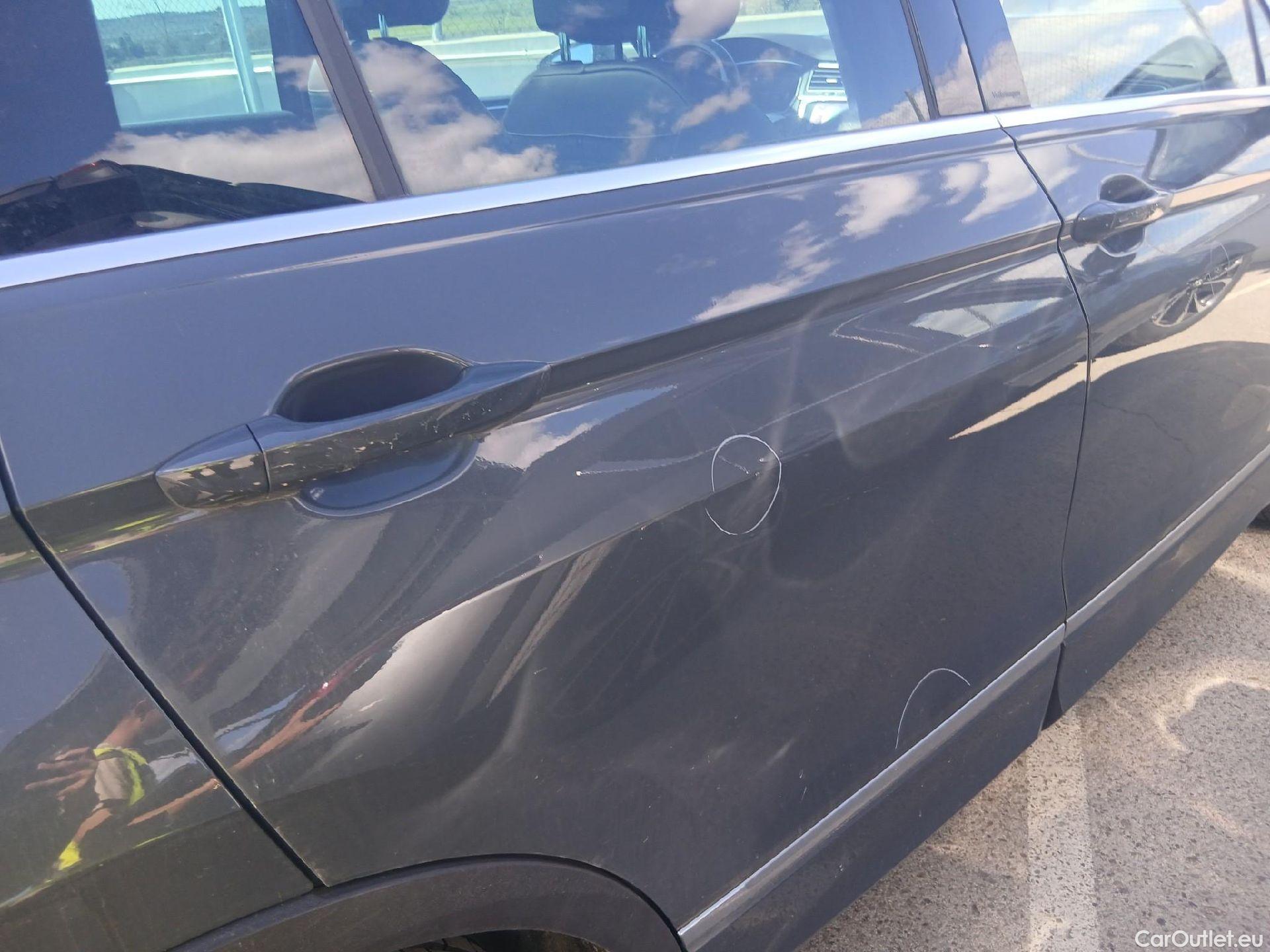  Volkswagen  Tiguan VOLKSWAGEN  / 2020 / 5P / todoterreno R-Line 2.0 TDI 110kW (150CV) DSG #34