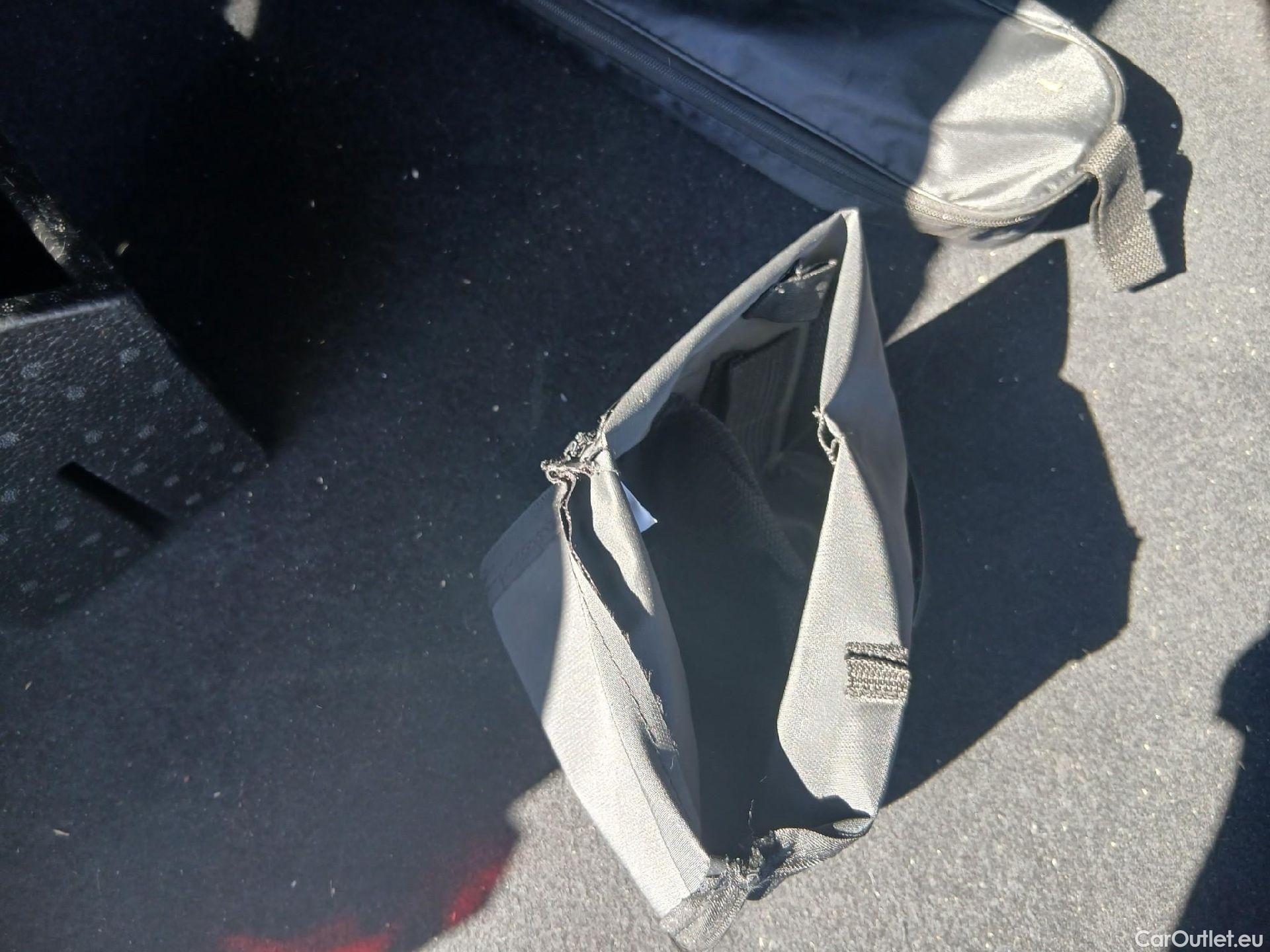  Volkswagen  Tiguan VOLKSWAGEN  / 2020 / 5P / todoterreno R-Line 2.0 TDI 110kW (150CV) DSG #47