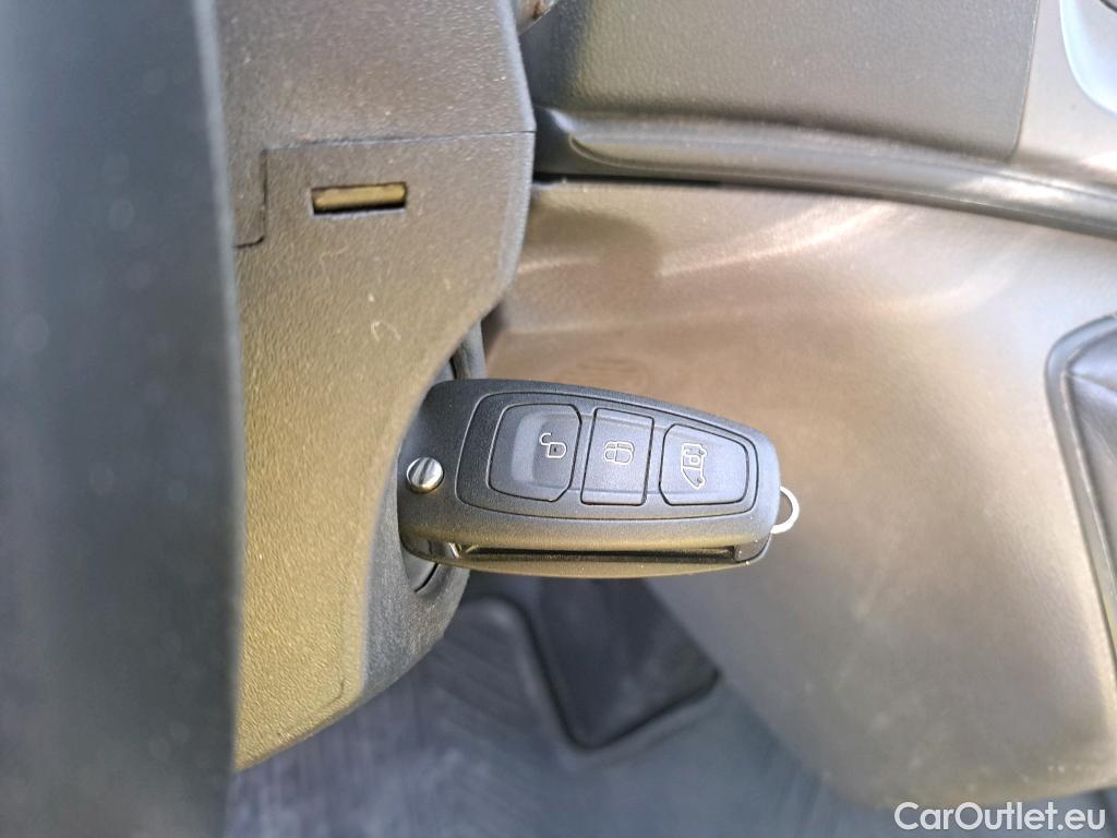  Ford  Transit FORD  / 2013 / 2P / chasis cabina 350 96kW L4 Trend Propulsión Trasera #1