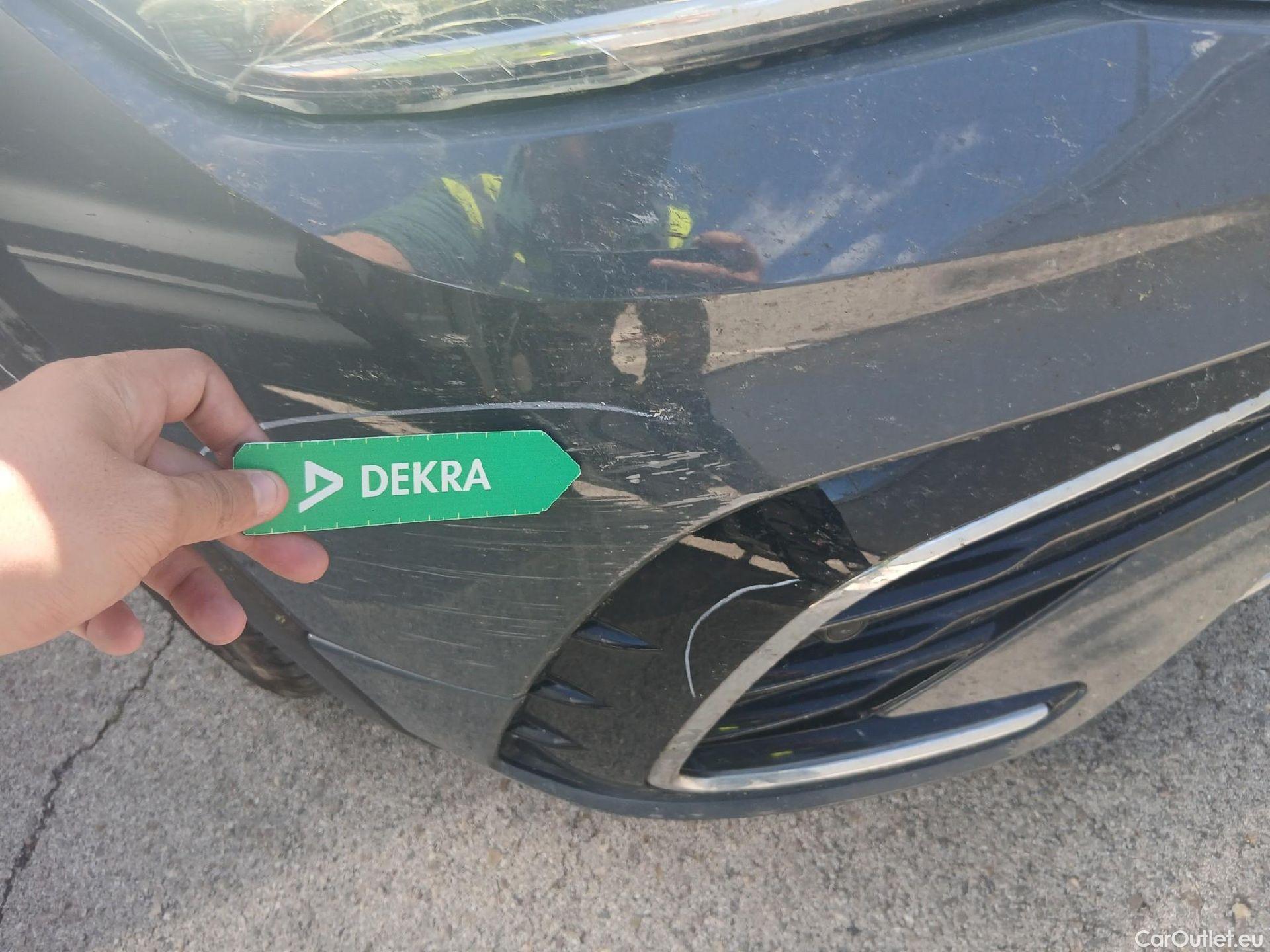  Volkswagen  Tiguan VOLKSWAGEN  / 2020 / 5P / todoterreno R-Line 2.0 TDI 110kW (150CV) DSG #2