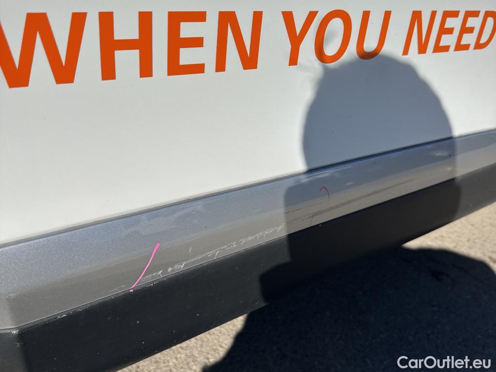  Peugeot  2008 PEUGEOT  / 2019 / 5P / todoterreno Allure BlueHDI 81kW (110CV) #24