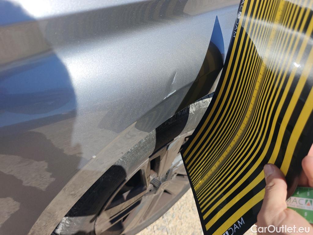  Peugeot  308 PEUGEOT  / 2021 / 5P / familiar SWActive Pack BlueHDi 130 S&S MAN #21