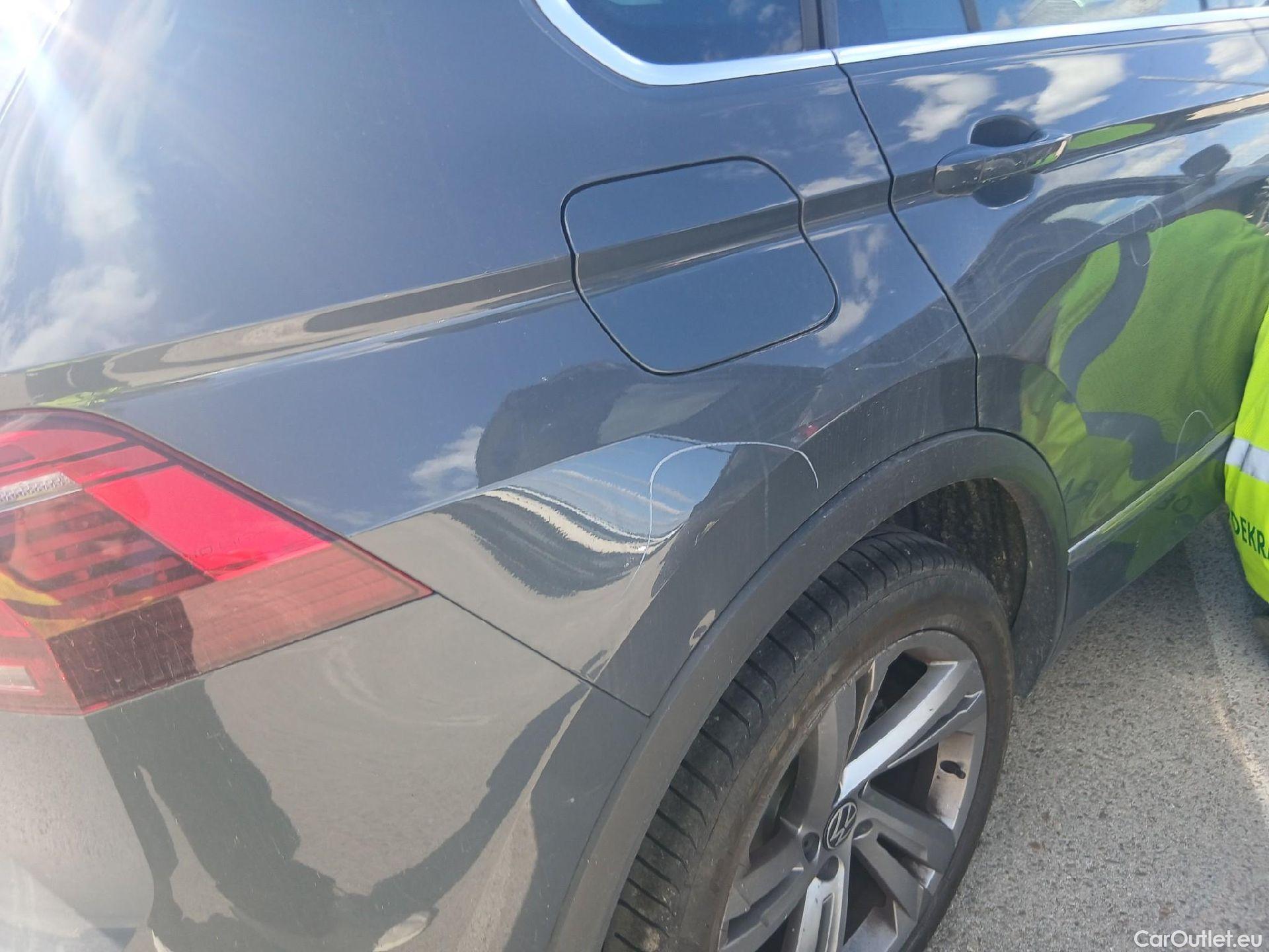  Volkswagen  Tiguan VOLKSWAGEN  / 2020 / 5P / todoterreno R-Line 2.0 TDI 110kW (150CV) DSG #29