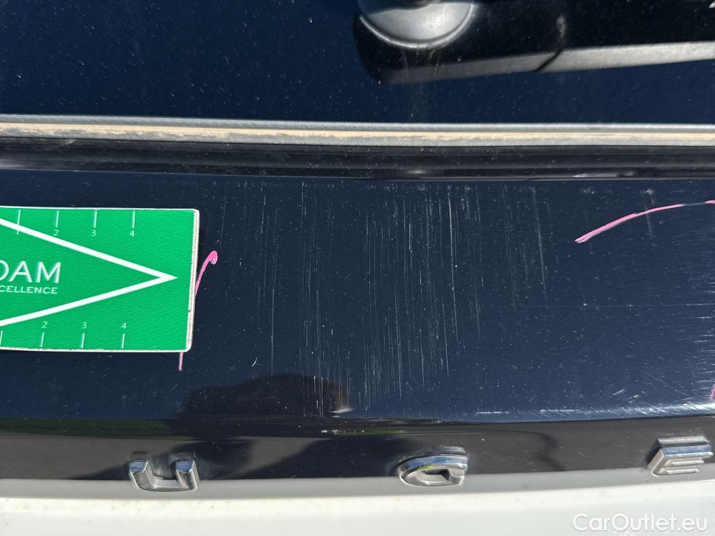  Peugeot  2008 PEUGEOT  / 2019 / 5P / todoterreno Allure BlueHDI 81kW (110CV) #27