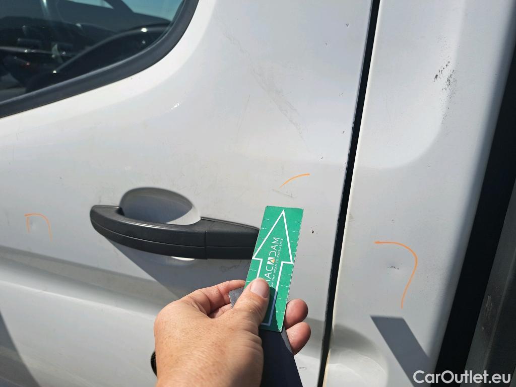  Ford  Transit FORD  / 2013 / 2P / chasis cabina 350 96kW L4 Trend Propulsión Trasera #18