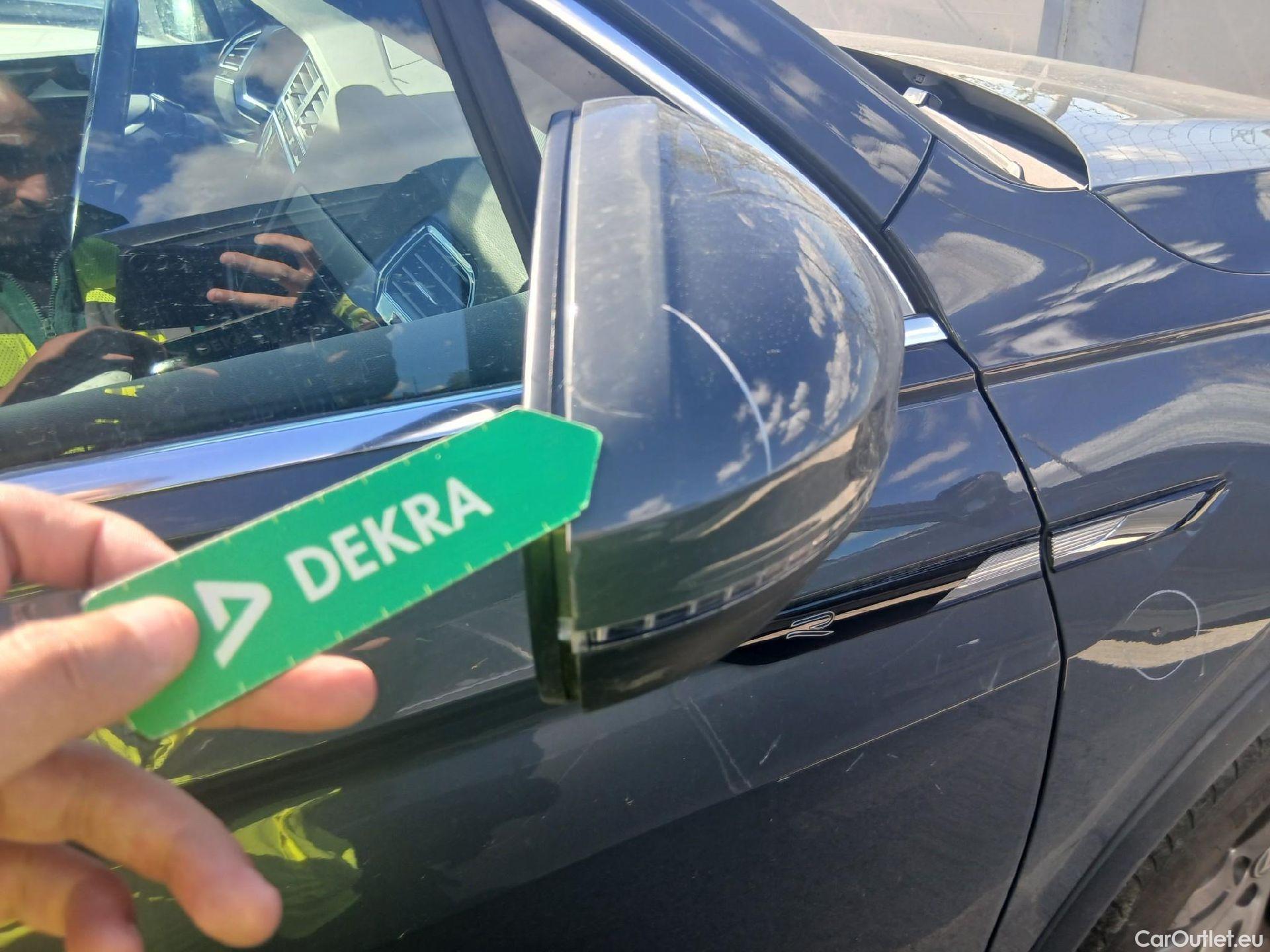  Volkswagen  Tiguan VOLKSWAGEN  / 2020 / 5P / todoterreno R-Line 2.0 TDI 110kW (150CV) DSG #38