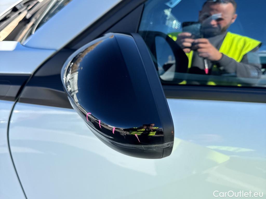  Peugeot  2008 PEUGEOT  / 2019 / 5P / todoterreno Allure BlueHDI 81kW (110CV) #20