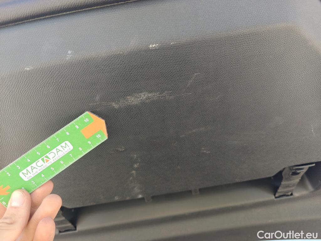  Peugeot  308 PEUGEOT  / 2021 / 5P / familiar SWActive Pack BlueHDi 130 S&S MAN #28