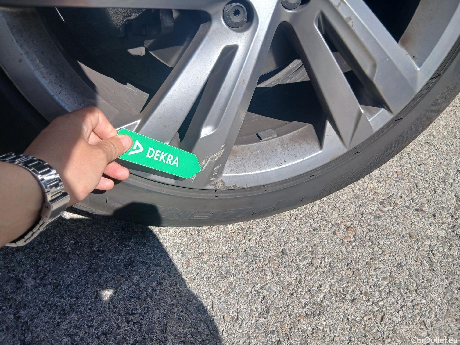  Volkswagen  Tiguan VOLKSWAGEN  / 2020 / 5P / todoterreno R-Line 2.0 TDI 110kW (150CV) DSG #10