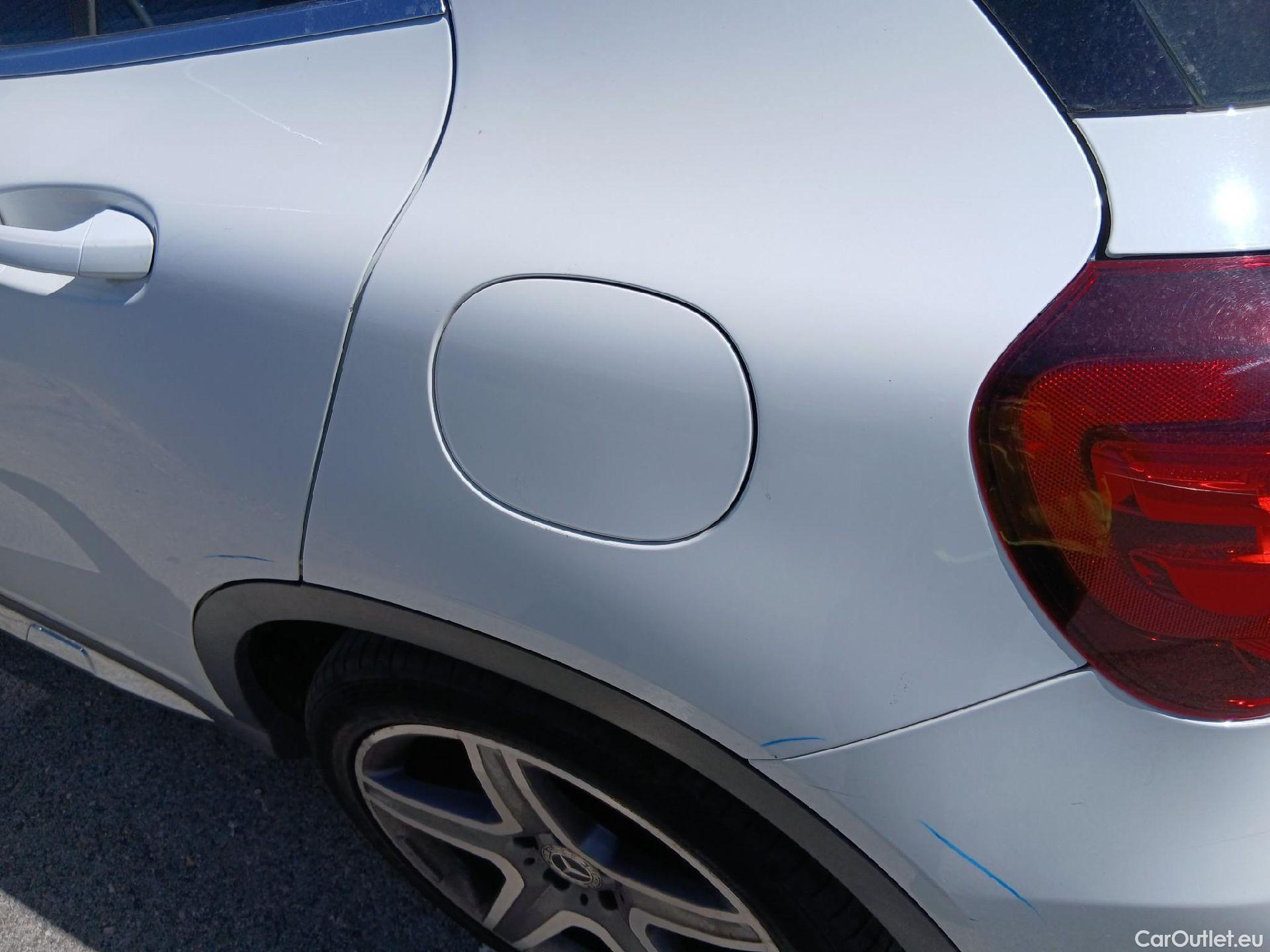  Mercedes  GLA MERCEDES-BENZ Clase  / 2017 / 5P / todoterreno  200 d #28