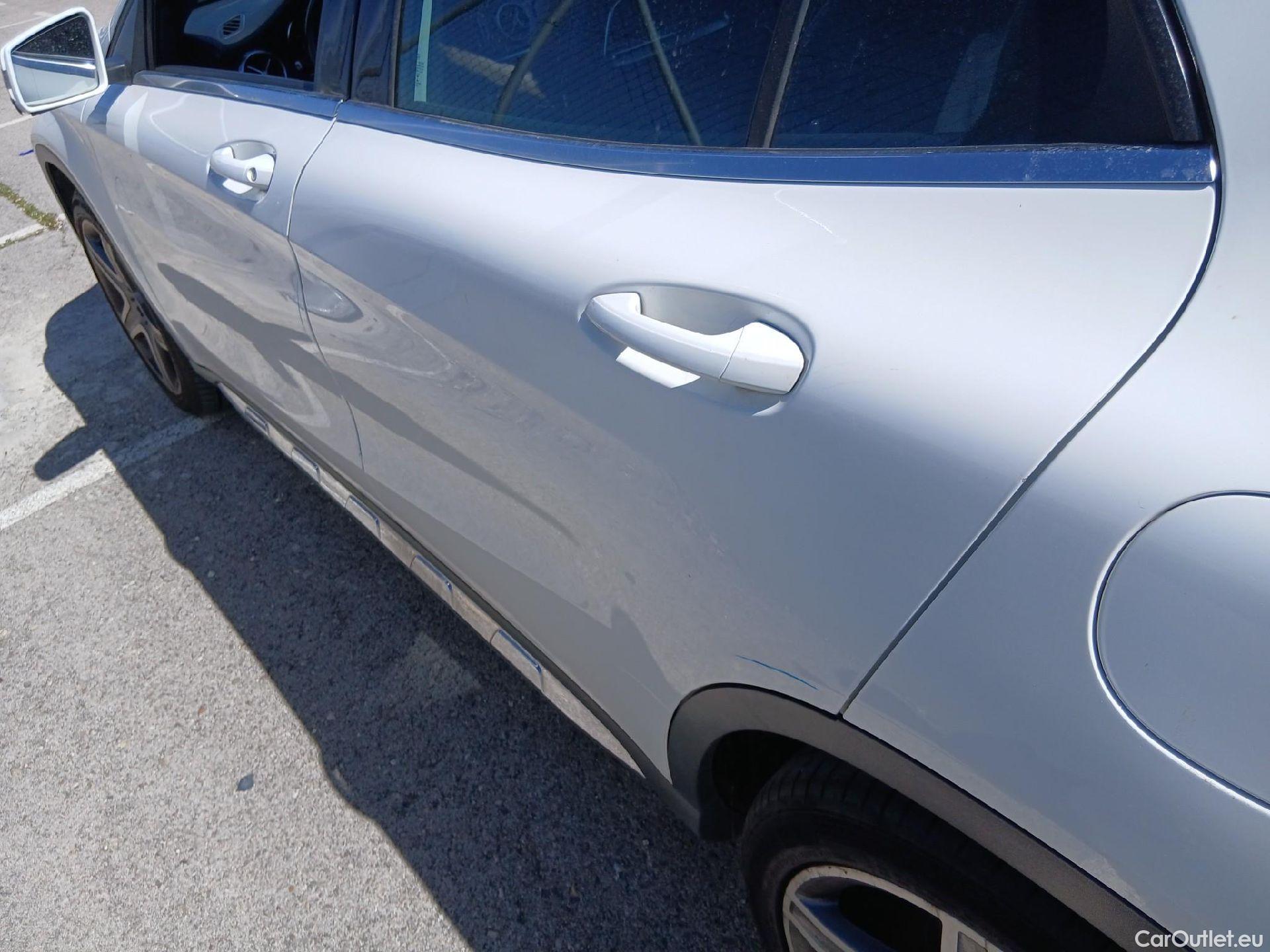  Mercedes  GLA MERCEDES-BENZ Clase  / 2017 / 5P / todoterreno  200 d #24