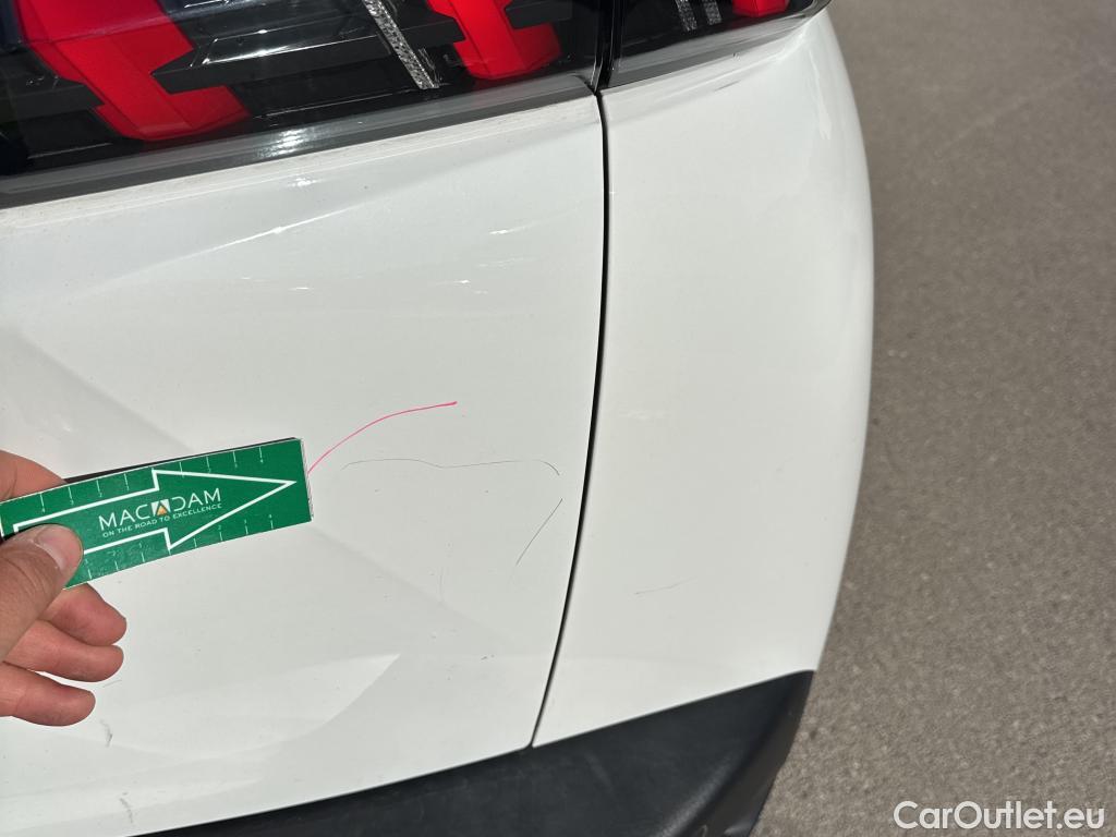  Peugeot  2008 PEUGEOT  / 2019 / 5P / todoterreno Allure BlueHDI 81kW (110CV) #3