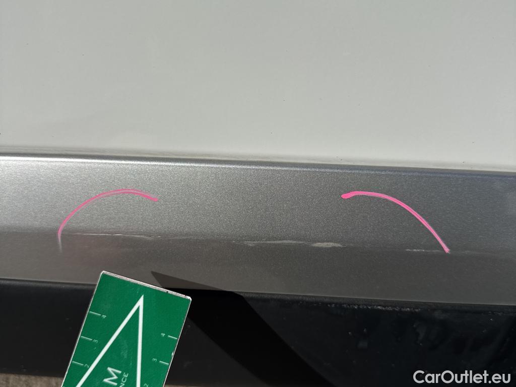  Peugeot  2008 PEUGEOT  / 2019 / 5P / todoterreno Allure BlueHDI 81kW (110CV) #23