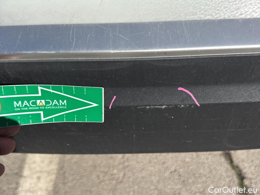  Peugeot  2008 PEUGEOT  / 2019 / 5P / todoterreno Allure BlueHDI 81kW (110CV) #19