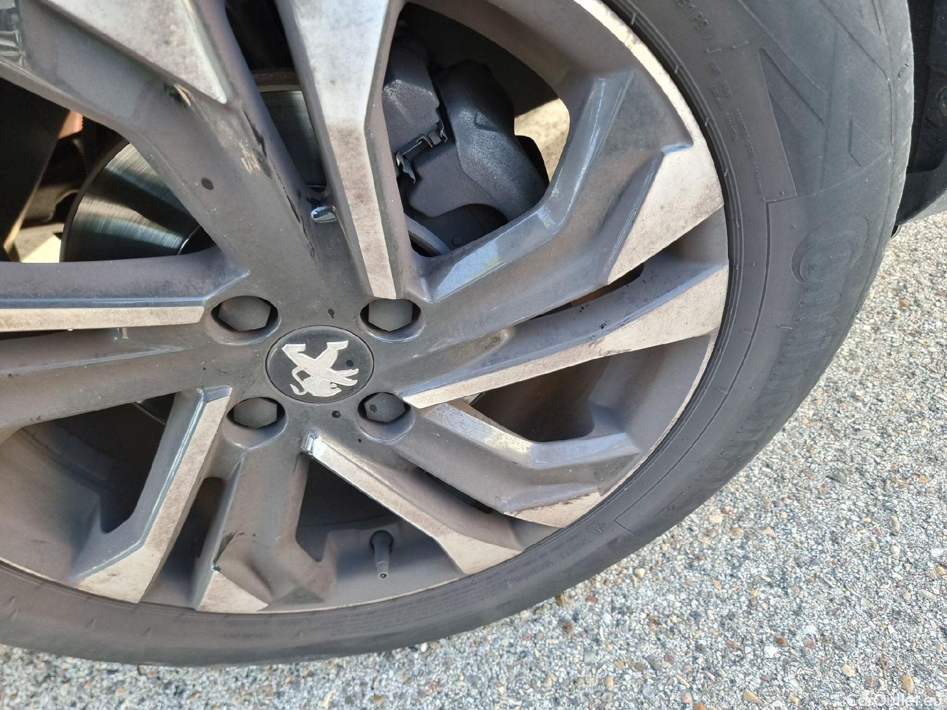  Peugeot  2008 PEUGEOT  / 2019 / 5P / todoterreno Allure BlueHDI 81kW (110CV) #20