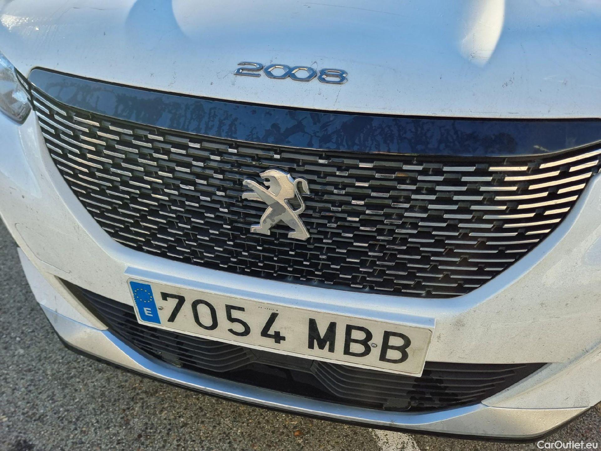  Peugeot  2008 PEUGEOT  / 2019 / 5P / todoterreno Allure BlueHDI 81kW (110CV) #7