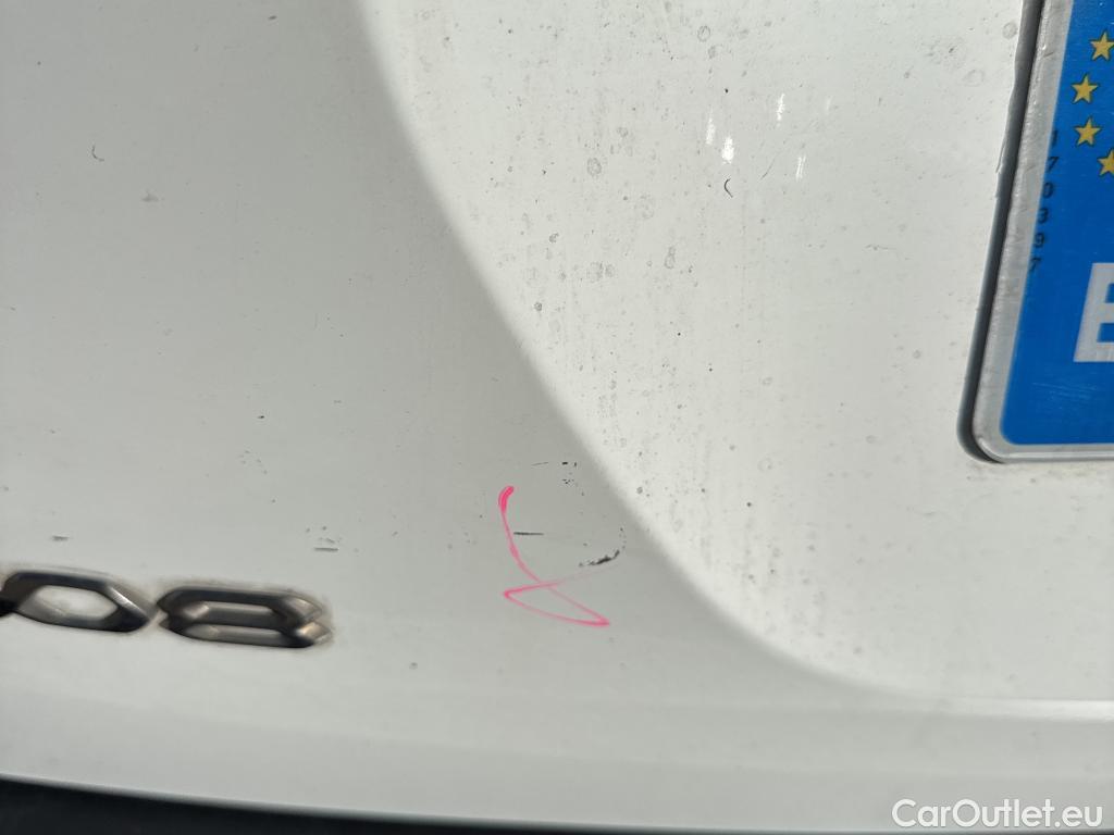  Peugeot  2008 PEUGEOT  / 2019 / 5P / todoterreno Allure BlueHDI 81kW (110CV) #8