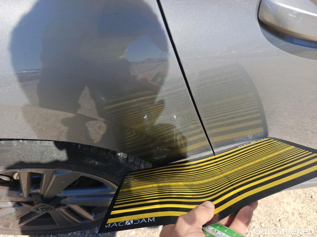  Peugeot  308 PEUGEOT  / 2021 / 5P / familiar SWActive Pack BlueHDi 130 S&S MAN #13