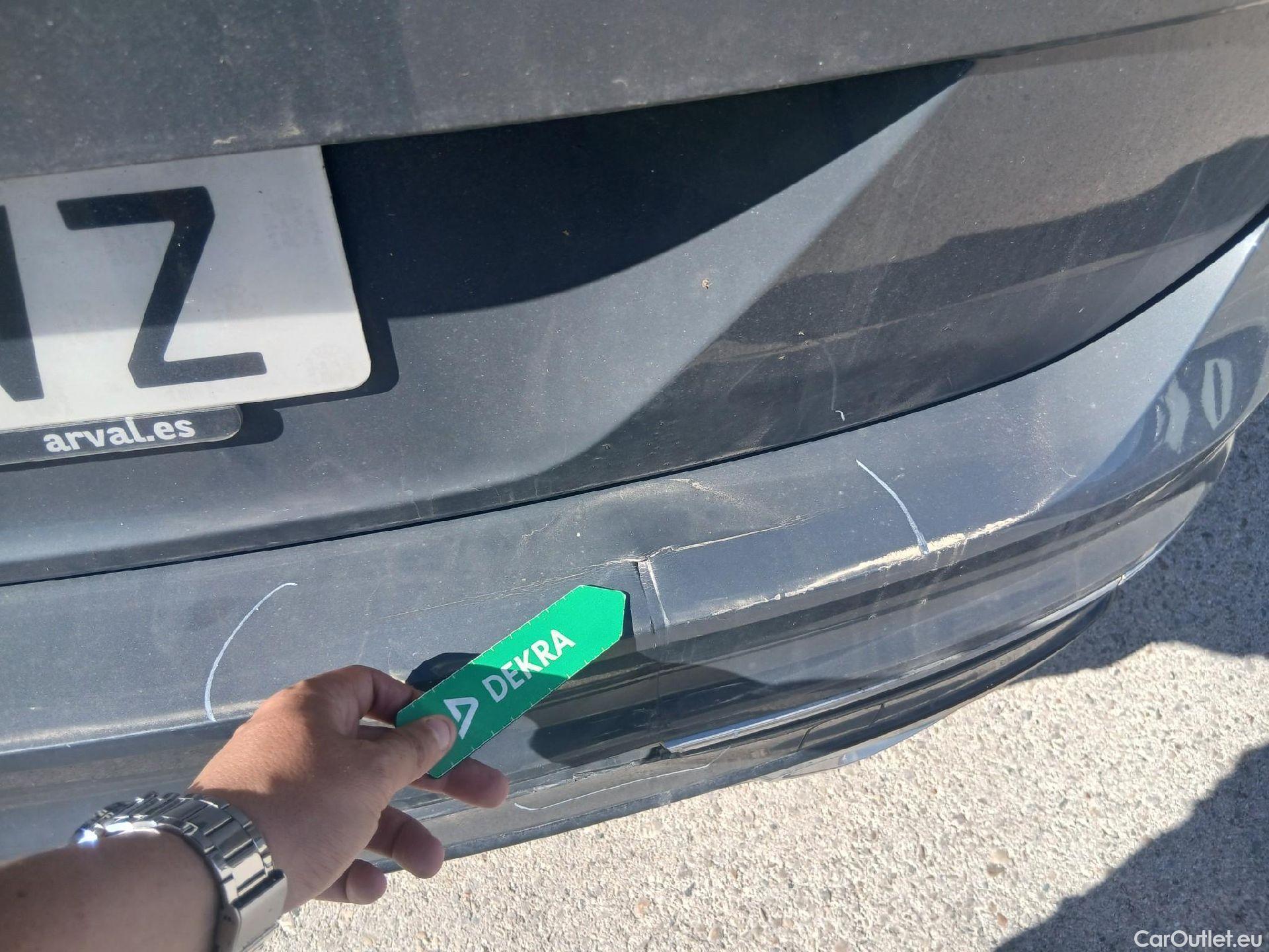  Volkswagen  Tiguan VOLKSWAGEN  / 2020 / 5P / todoterreno R-Line 2.0 TDI 110kW (150CV) DSG #19