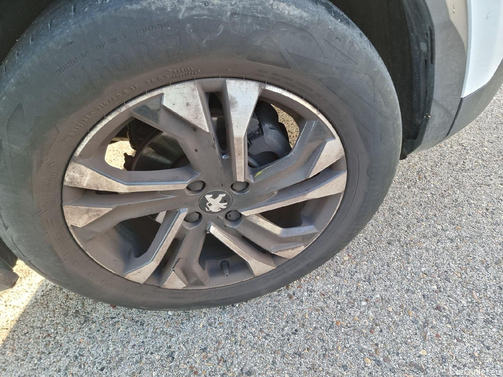  Peugeot  2008 PEUGEOT  / 2019 / 5P / todoterreno Allure BlueHDI 81kW (110CV) #21