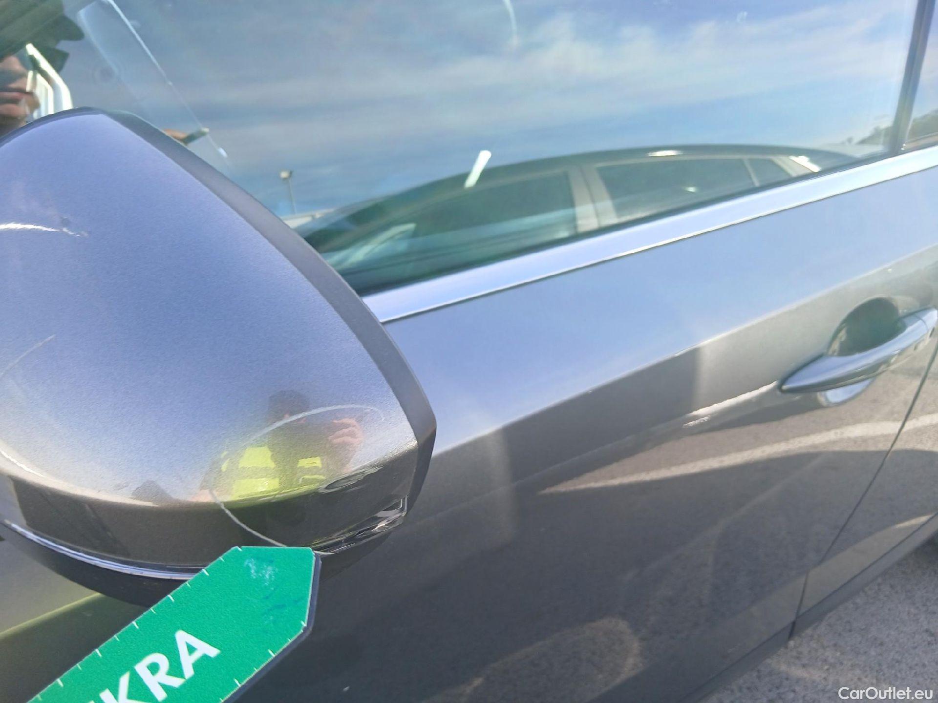  Nissan  Qashqai NISSAN  / 2021 / 5P / todoterreno DIG-T 116kW (158CV) mHEV Xtronic Acenta (AC) #13