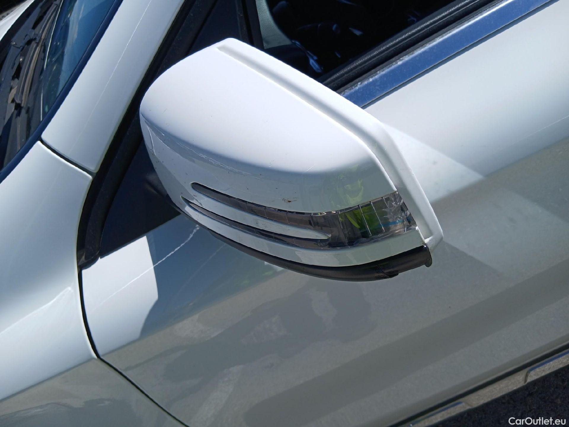  Mercedes  GLA MERCEDES-BENZ Clase  / 2017 / 5P / todoterreno  200 d #12