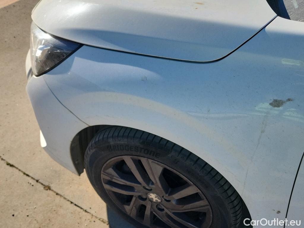  Peugeot  208 PEUGEOT  / 2019 / 5P / berlina con portón BlueHDi 73kW (100CV) Active Pack (AC) #13