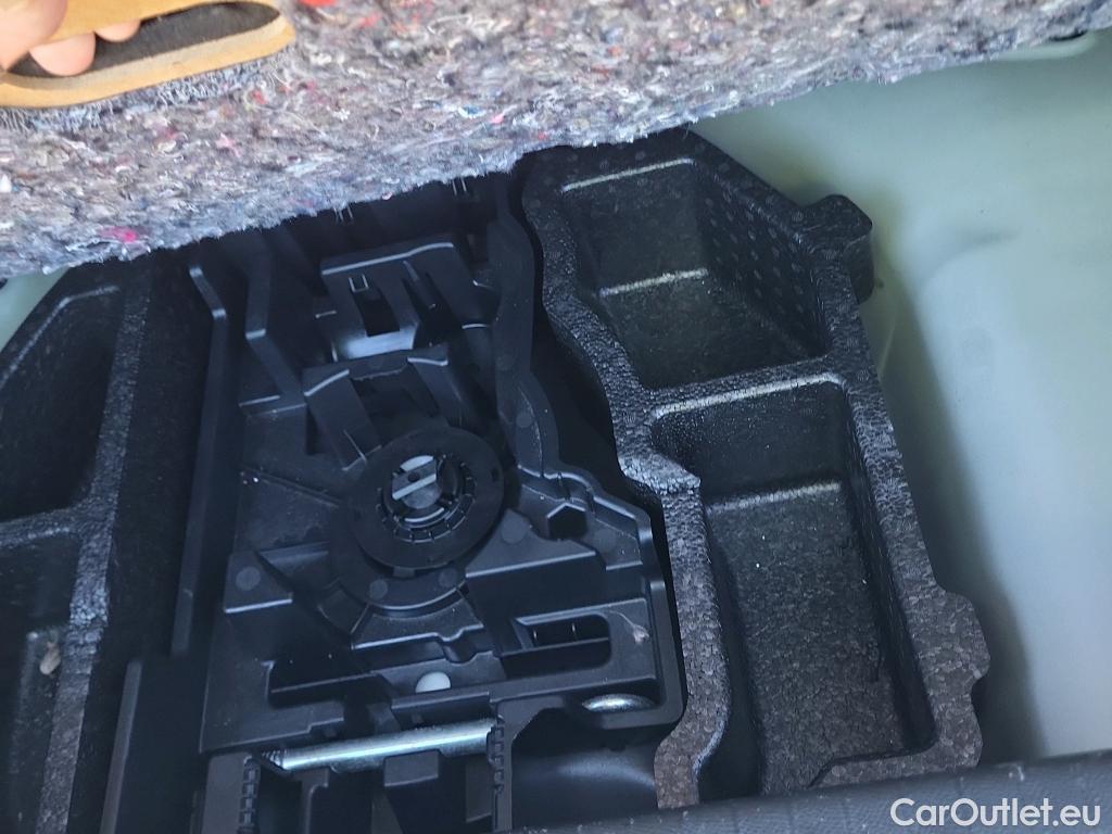  Peugeot  208 PEUGEOT  / 2019 / 5P / berlina con portón BlueHDi 73kW (100CV) Active Pack (AC) #12