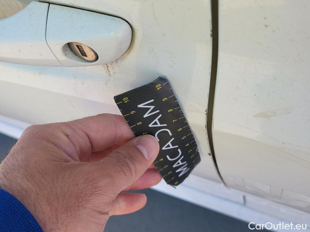  Peugeot  208 PEUGEOT  / 2019 / 5P / berlina con portón BlueHDi 73kW (100CV) Active Pack (AC) #22