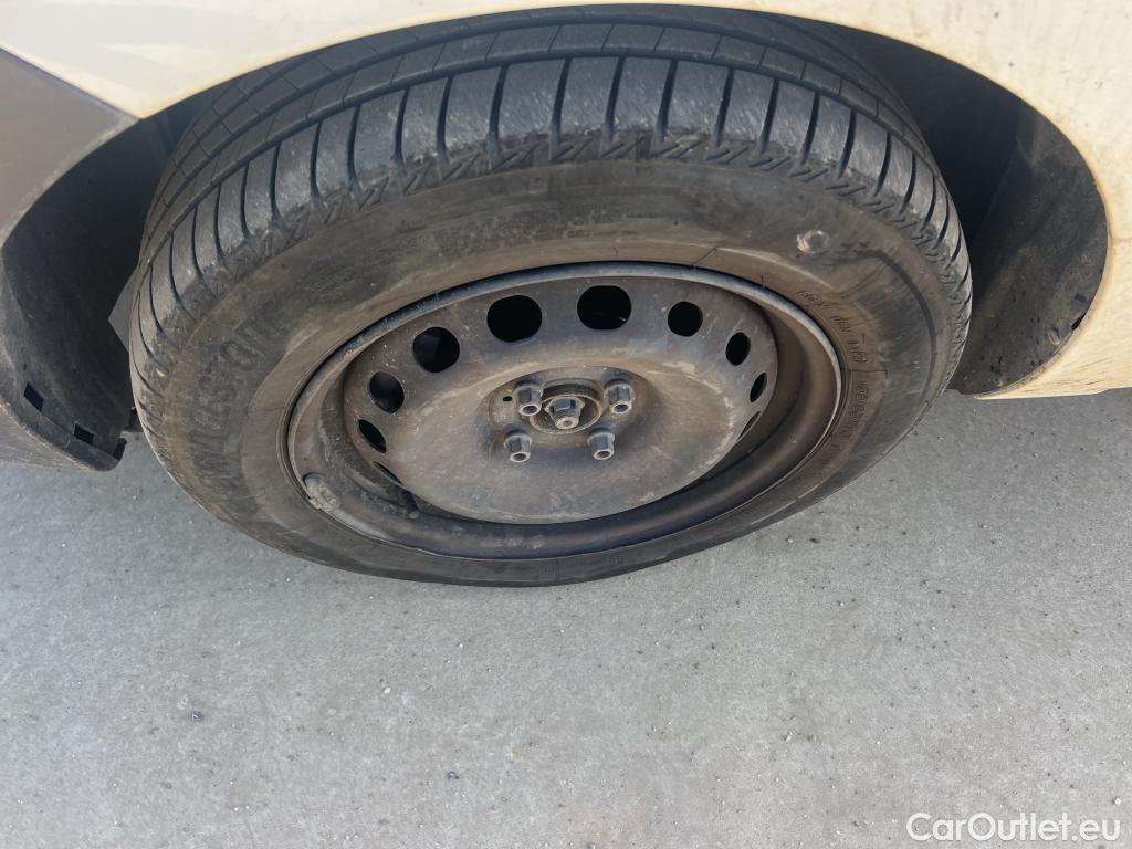  Dacia  Dokker DACIA  / 2013 / 4P / furgón derivado de turismo Van Essential Blue dCi 70kW (95CV) #39