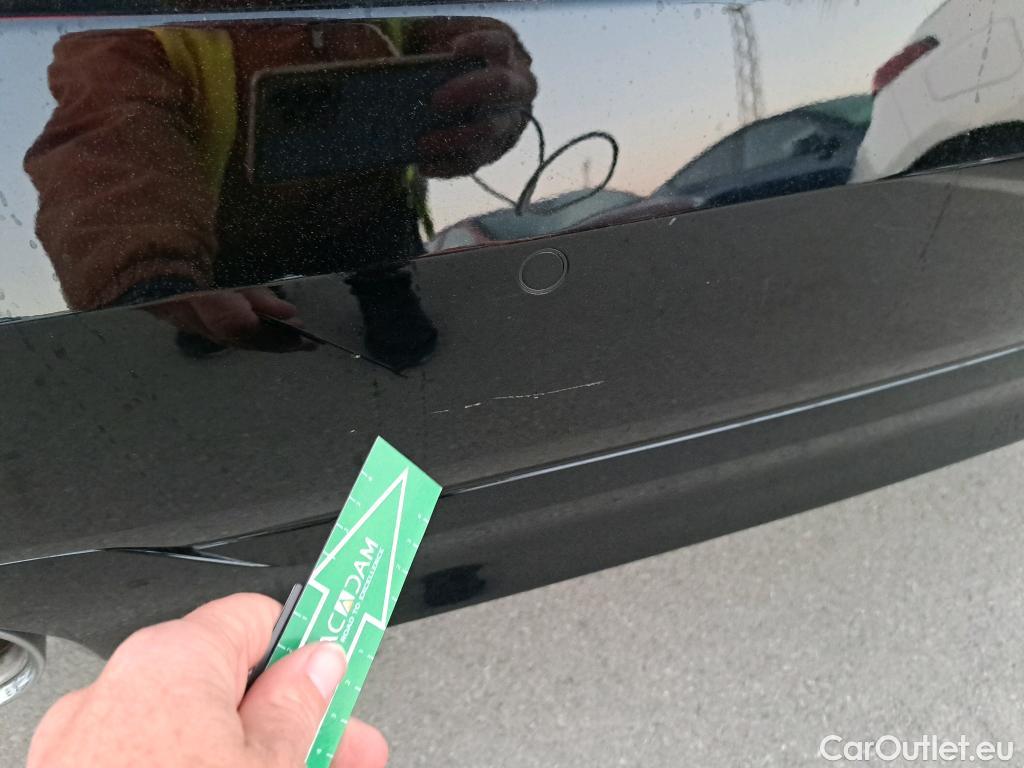  Bmw  Serie 1 BMW  / 2019 / 5P / berlina con portón 116d Corporate Auto. #16