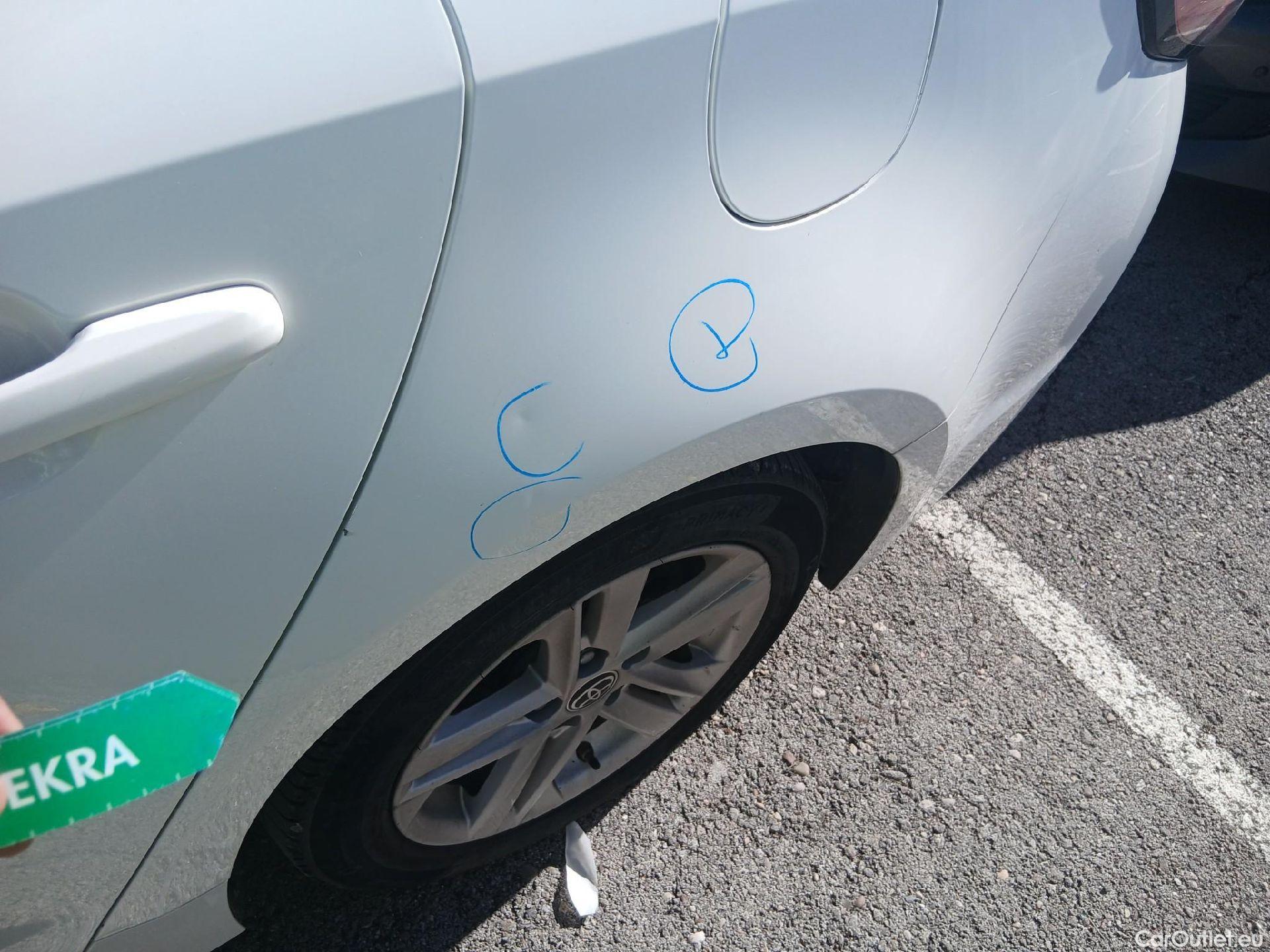  Toyota  Corolla TOYOTA  / 2019 / 5P / familiar 1.8 125H ACTIVE TECH E-CVT TOU SPORT #21