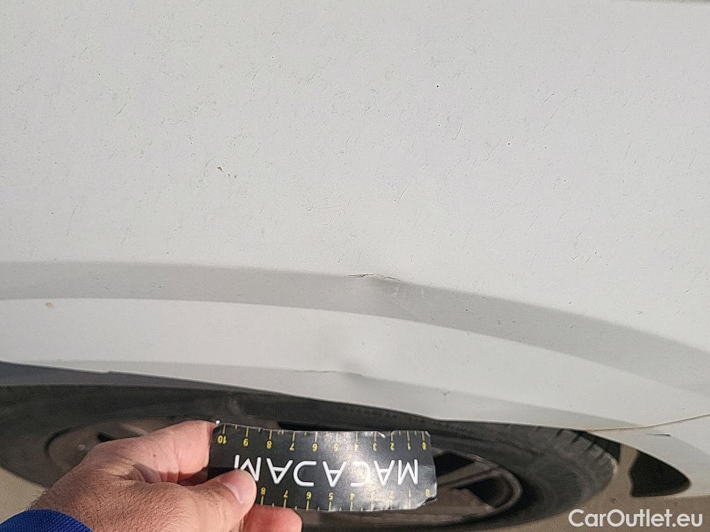  Peugeot  208 PEUGEOT  / 2019 / 5P / berlina con portón BlueHDi 73kW (100CV) Active Pack (AC) #6