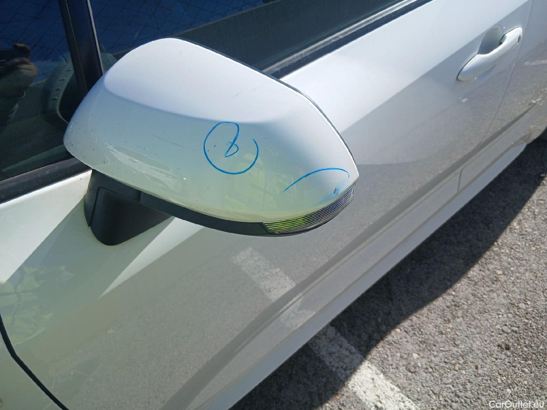  Toyota  Corolla TOYOTA  / 2019 / 5P / familiar 1.8 125H ACTIVE TECH E-CVT TOU SPORT #15