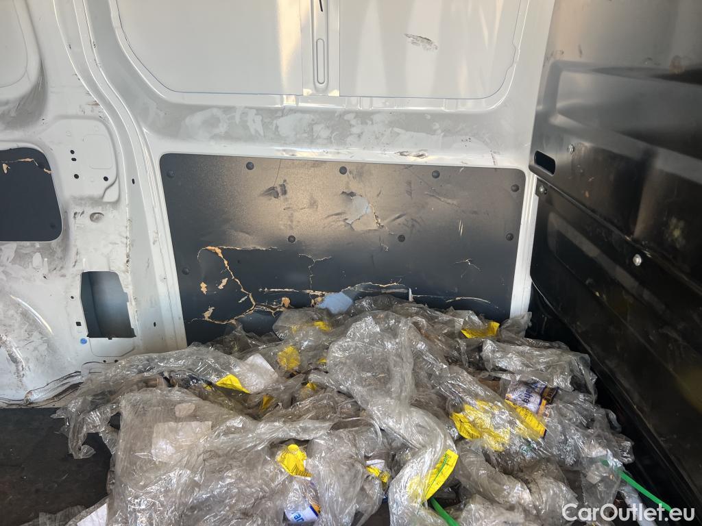  Peugeot  Expert PEUGEOT  / 2016 / 4P / furgón Furgón BlueHDi 100 S&S 6v Standard #19