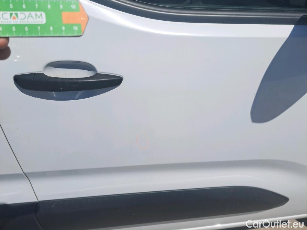  Opel  Combo OPEL  / 2018 / 3P / furgón derivado de turismo 1.5 TD 75kW (100CV) Express L H1 650kg #23