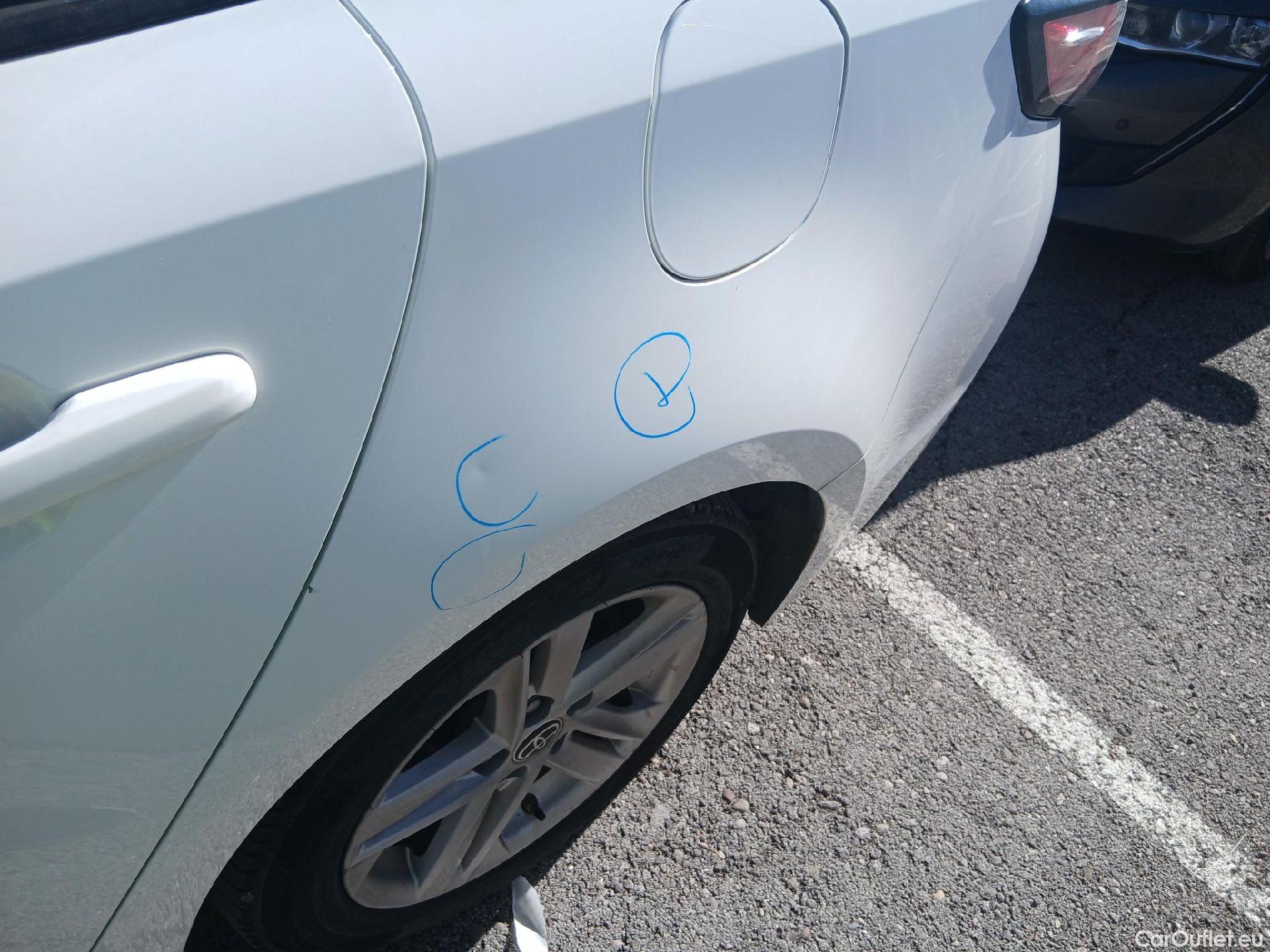  Toyota  Corolla TOYOTA  / 2019 / 5P / familiar 1.8 125H ACTIVE TECH E-CVT TOU SPORT #20