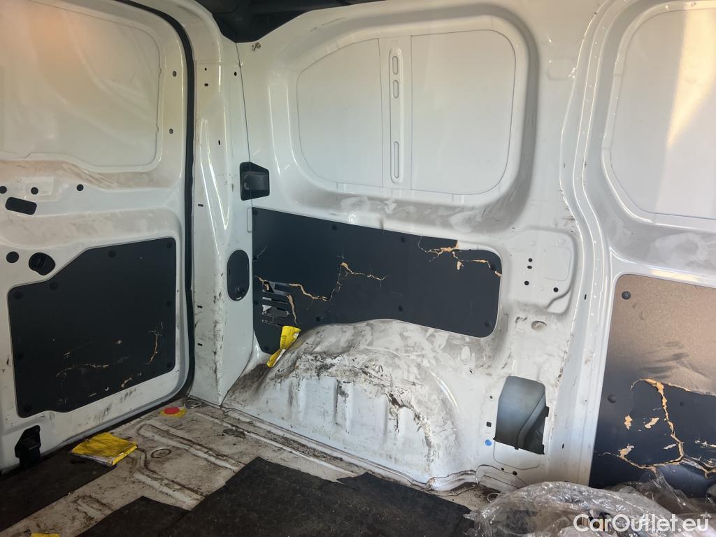  Peugeot  Expert PEUGEOT  / 2016 / 4P / furgón Furgón BlueHDi 100 S&S 6v Standard #17