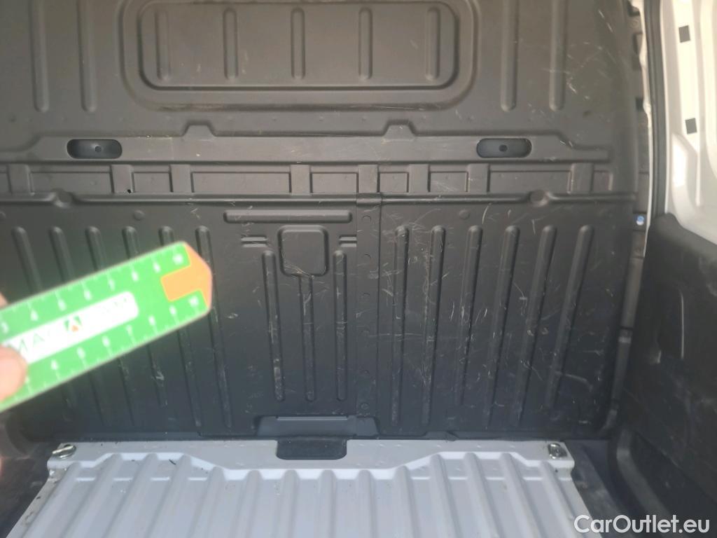  Opel  Combo OPEL  / 2018 / 3P / furgón derivado de turismo 1.5 TD 75kW (100CV) Express L H1 650kg #21