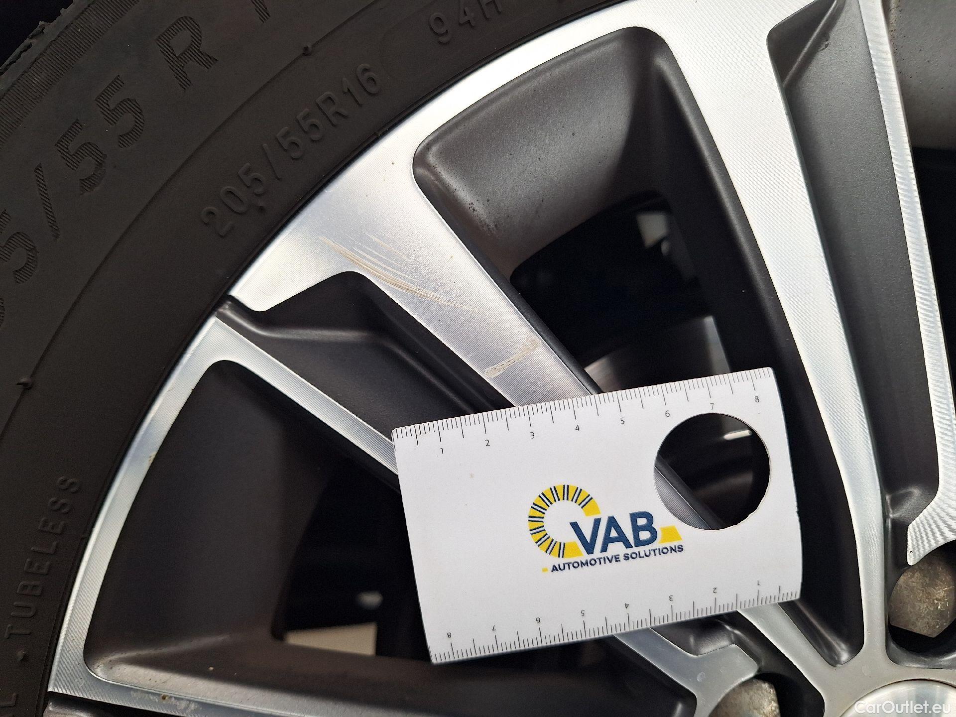  Peugeot  308 Peugeot,  FL'17, Peugeot  1.2 PureTech 130 S&S EAT8 Roadtrip 5d #35