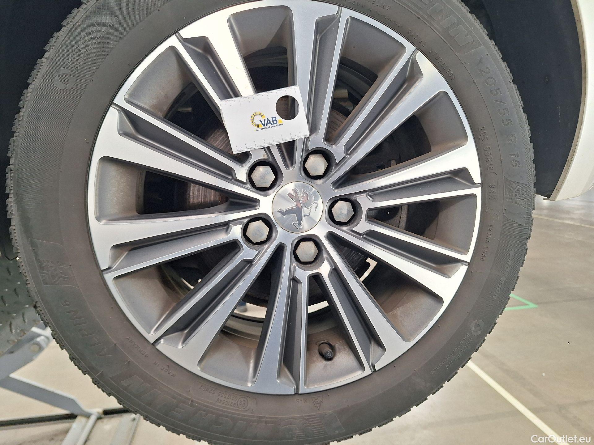  Peugeot  308 Peugeot,  FL'17, Peugeot  1.2 PureTech 130 S&S EAT8 Roadtrip 5d #28