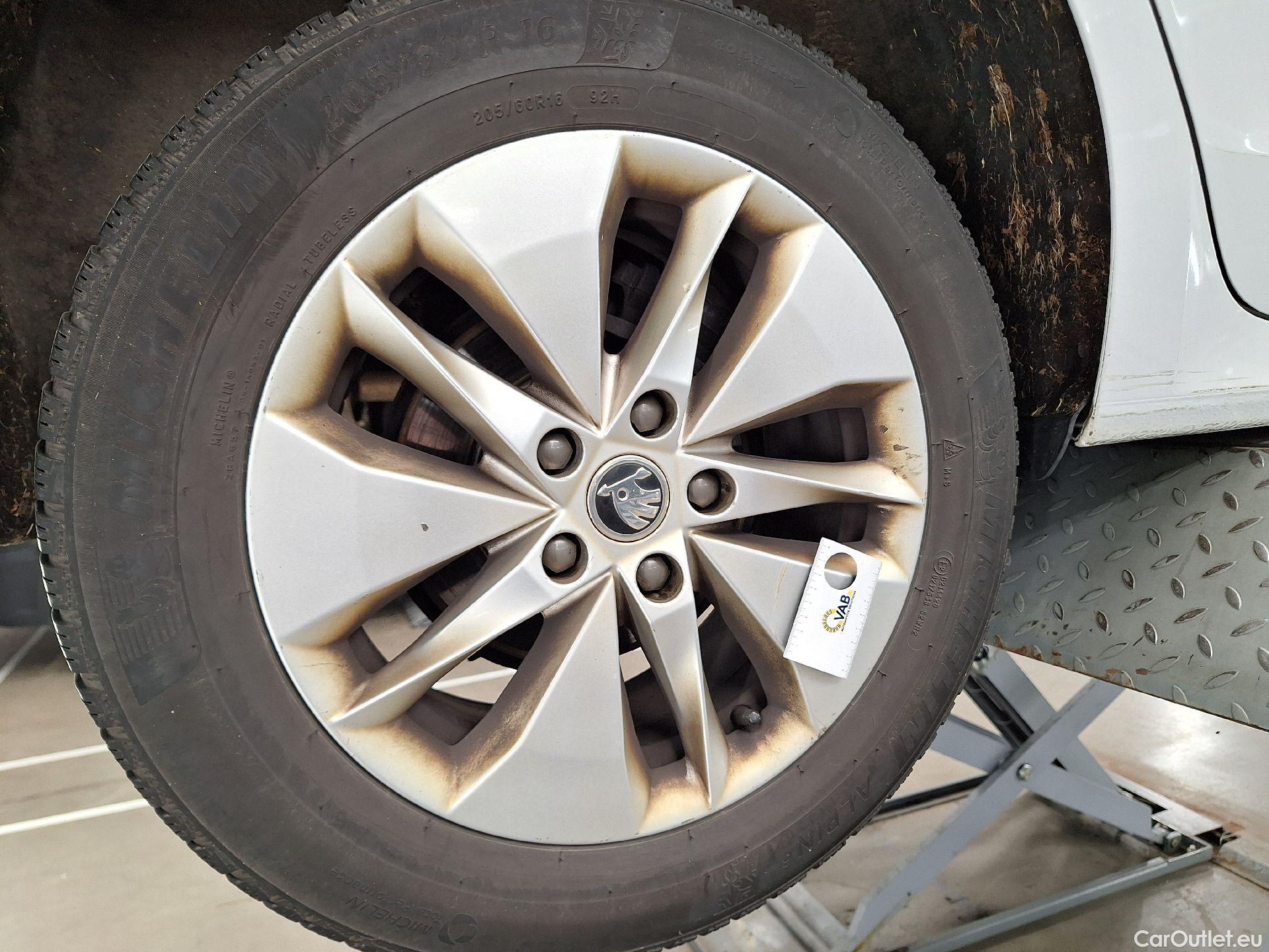  Skoda  Octavia Skoda,  Combi '20, Skoda  Combi 2.0 CRTDI 85kW Ambition 5d #53